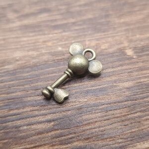 Mickey Mouse Bronze Key Pendant P110‎